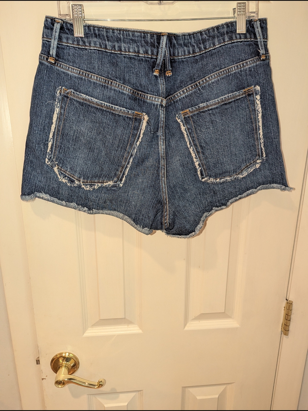 Good American Distressed Raw-Hem Denim Shorts - Blue Wash